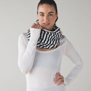 Lululemon - Vinyasa Scarf *Zips